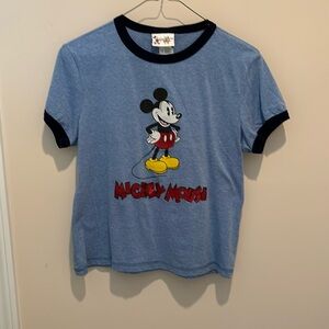 Medium Disney world Mickey Mouse t shirt